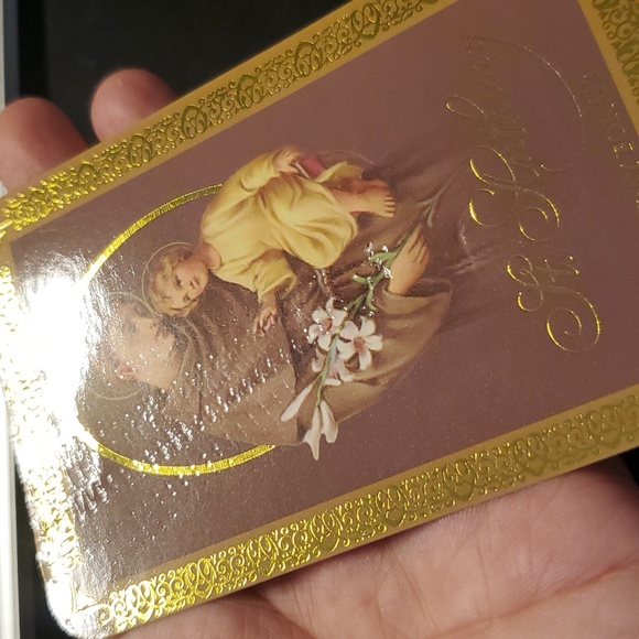 St.Anthony Goldtone Medallion Oval Necklace with Prayer Card - Picture 7 of 8